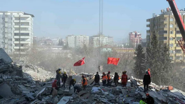 Kahramanmaraş'ta depremin 7. gününde ailelerin umutlu bekleyişi sürüyor