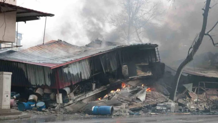 Kahramanmaraş toptancılar çarşısı yerle bir oldu