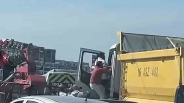 Kamyon tepesinde kavga