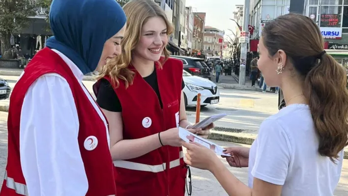 Kan bağışı bilinci oluşturmak için sahadaydılar