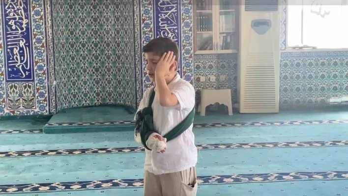 Kapaklı'da 10 yaşındaki Hami'nin okuduğu ezan cemaatten tam not aldı