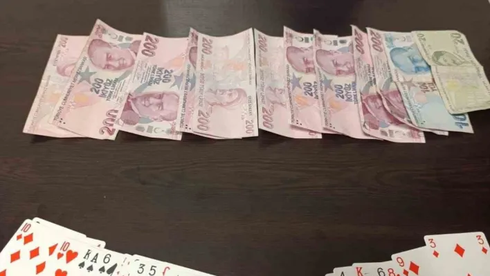 Kapaklı'da kumar oynayan 9 kişiye 57 bin lira ceza