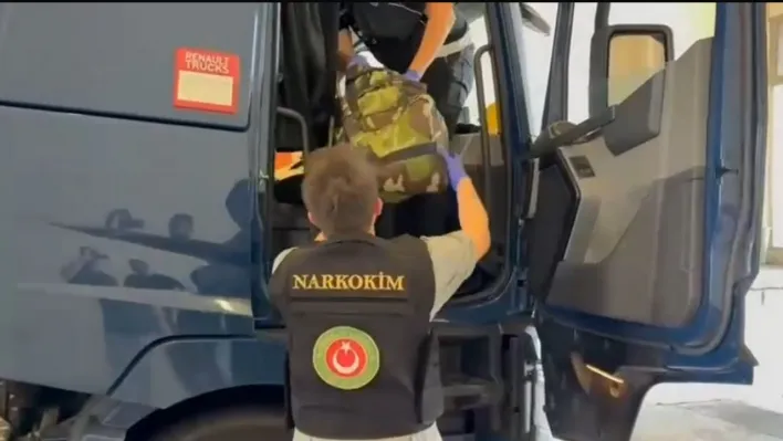 Kapıkule'de 26 kilo skunk ele geçirildi: 4 tutuklama