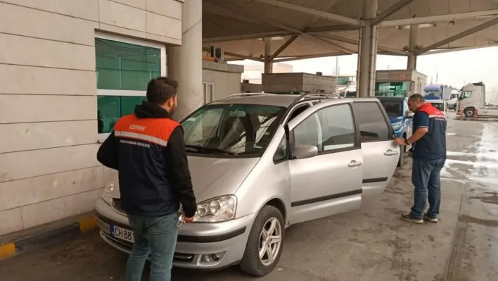 Kapıkule'de 33 ton kaçak sülük ele geçirildi