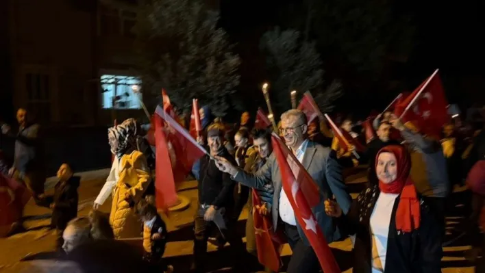 Karabiga'da 29 Ekim Cumhuriyet Yürüyüşü Coşkusu