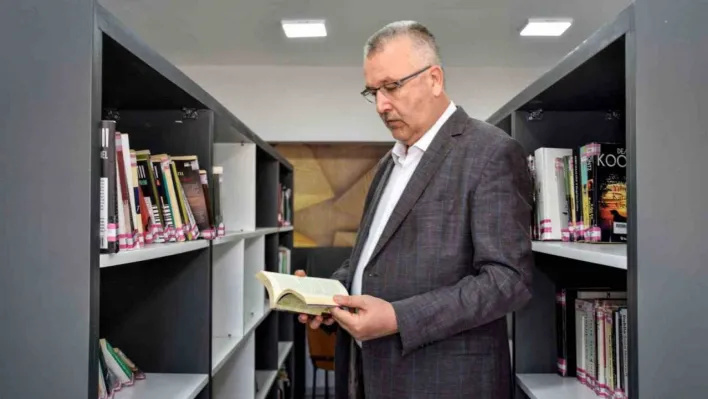Karacabey İlçe Kütüphanesi Gençlik Merkezine taşındı