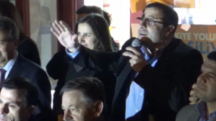 Karakaş 'Sağcı mısın, solcu musun? Yoksa 30 Mart'ta yolcu musun?'