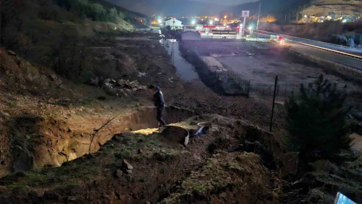 Karasu hattındaki arızayı gidermek için ekiplerin yoğun çalışması sürüyor