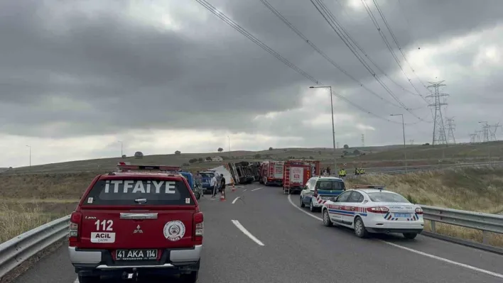 Karpuz yüklü tır devrildi: 1 ölü, 3 yaralı