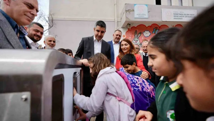 Kartal Belediyesi'nden ilçedeki okullara içme suyu istasyonları