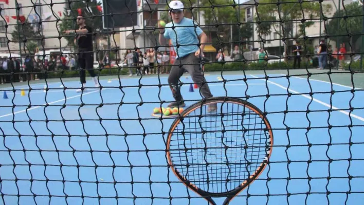 Kartal'da tenis eğitimleri ve maçlar başlıyor