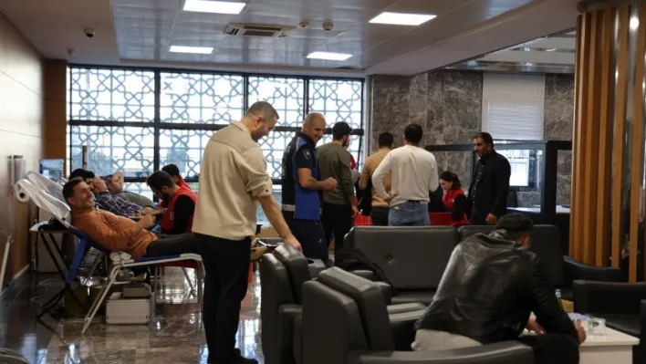 Kartepe'de kan ve kök hücre bağışı kampanyası düzenlendi