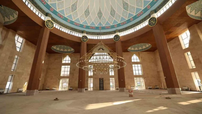 Kartepe'nin 3 bin kişilik cami inşaatı tamamlanmak üzere