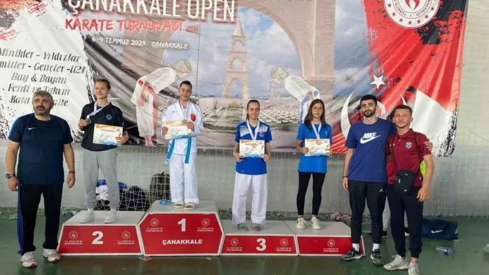 Kartepe'nin sporcuları Çanakkale'den derecelerle döndü