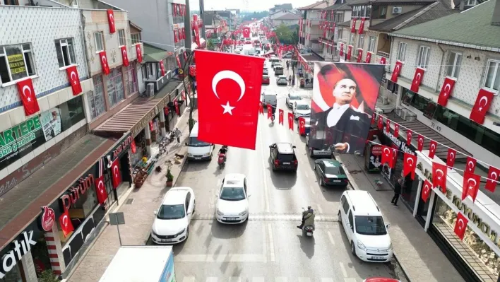 Kartepe Türk bayraklarıyla donatıldı