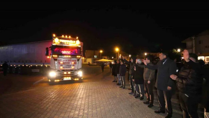 Kaş'tan 9 yardım tırı dualarla deprem bölgesine uğurlandı