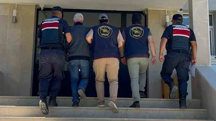 Katil her yerde aranıyordu, kendi kendini ihbar etti