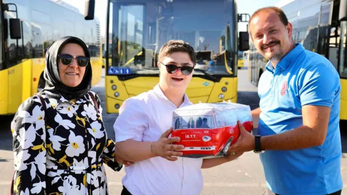Kaybolan down sendromlu genç, İETT şoförünün dikkati sayesinde ailesine kavuştu