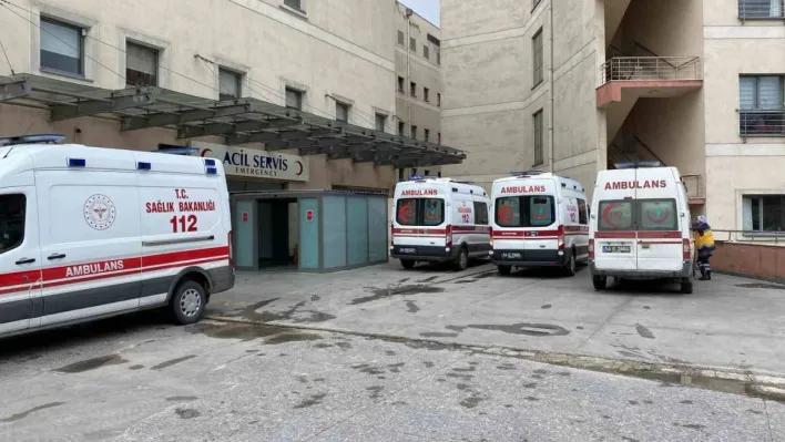 Kayıkla açıldıkları göle giren şahıs boğulma tehlikesi geçirdi