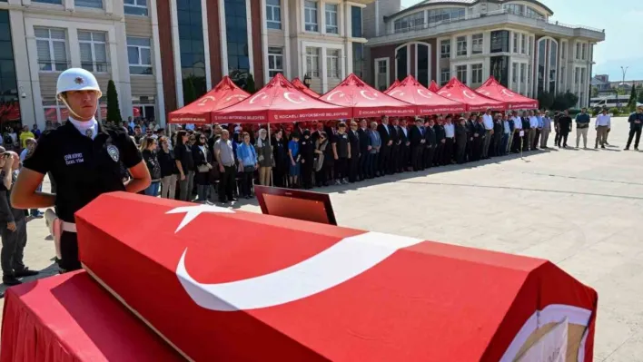 Kaymakam göz yaşları içinde son yolculuğuna uğurlandı