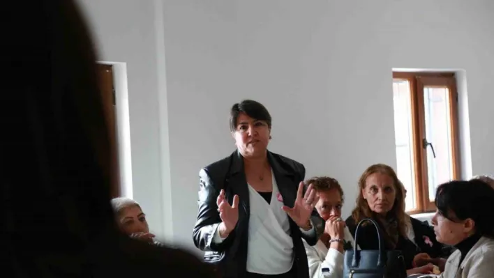 Keçiören Belediyesi'nden meme kanseri farkındalık eğitimi