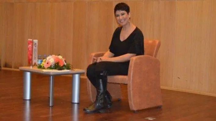 Kelimelerle Dans Eden Kadın Mektebim Okulları Velileri İle Buluştu