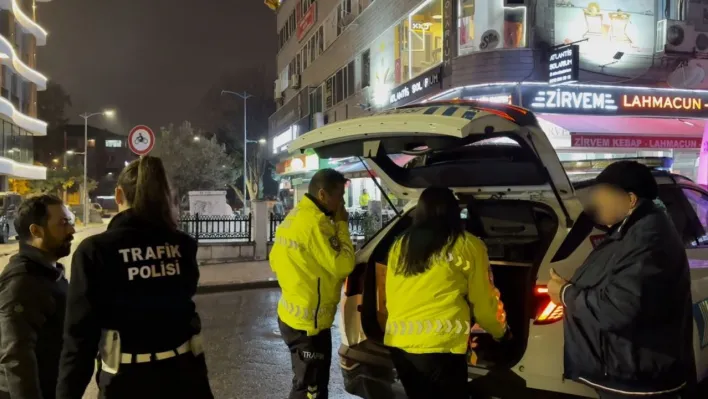 Kendisine çarpan sürücünün alkollü olduğunu sanıp anahtarını aldı
