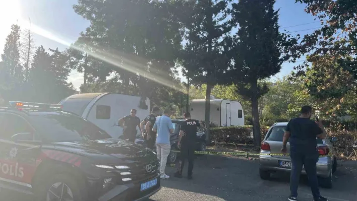 Kendisine küfreden arkadaşını silahla vurdu