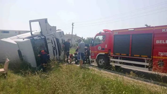 Keşan'da devrilen kamyonun sürücüsü yaralandı