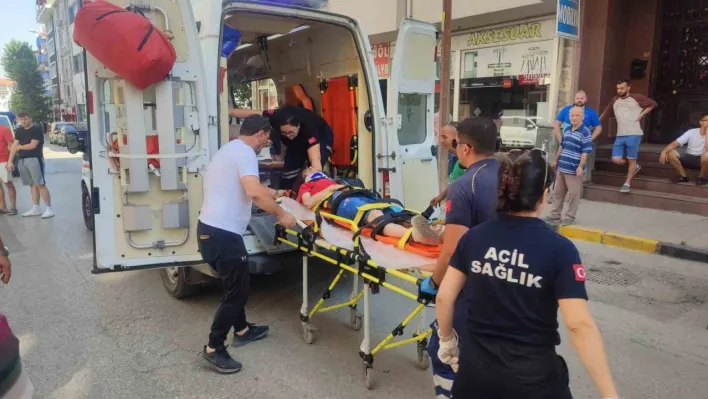 Keşan'da motosiklet yayaya çarptı, 2 kişi yaralandı