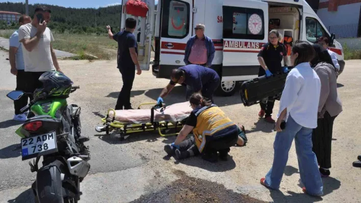 Keşan'da otomobil ile çarpışan motosikletin sürücüsü yaralandı
