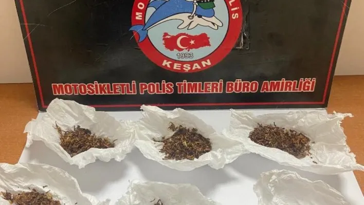Keşan'da polis uyuşturucuya bulanmış tütün ele geçirdi