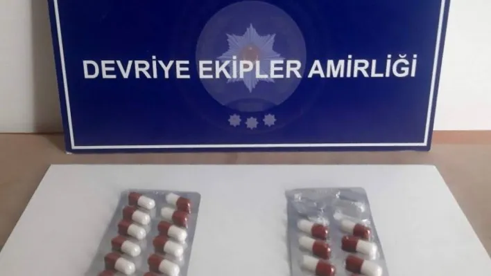 Keşan'da üzerlerinde uyuşturucu ele geçirilen 2 şüpheli gözaltına alındı