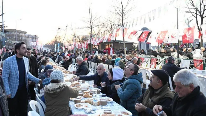 Kestel Belediyesi'nden 6 bin kişilik sokak iftarı