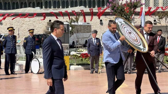Kıbrıs Barış Harekatı'nın 51. yıl dönümü Kıbrıs gazilerinin katılımıyla Taksim'de kutlandı