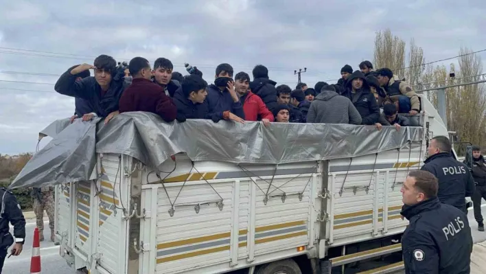 Kırklareli'de göçmen kaçakçılığı yapan sanıklara hapis ve para cezası