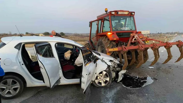 Kırklareli'de traktör ile otomobil çarpıştı: 2 yaralı