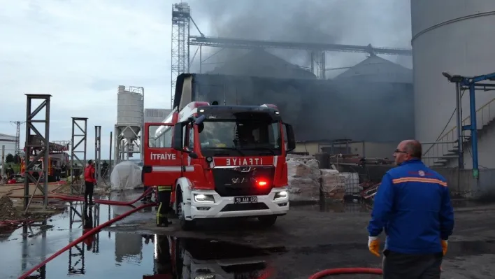 Kırklareli'nde atık yağ fabrikasındaki yangın kontrol altına alındı