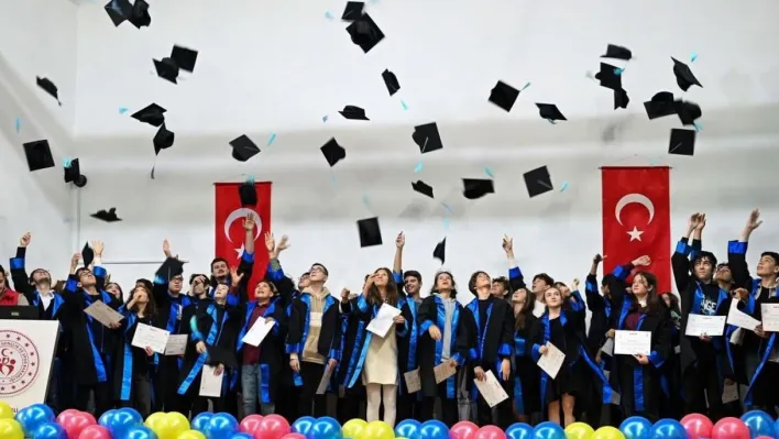 Kırklareli'nde geleceğin teknoloji yıldızları mezun oldu