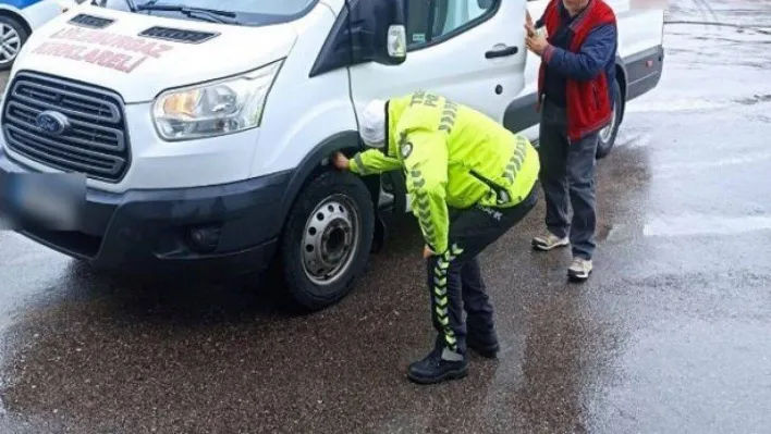 Kırklareli'nde kış lastiği uygulamasında 75 araca cezai işlem uygulandı