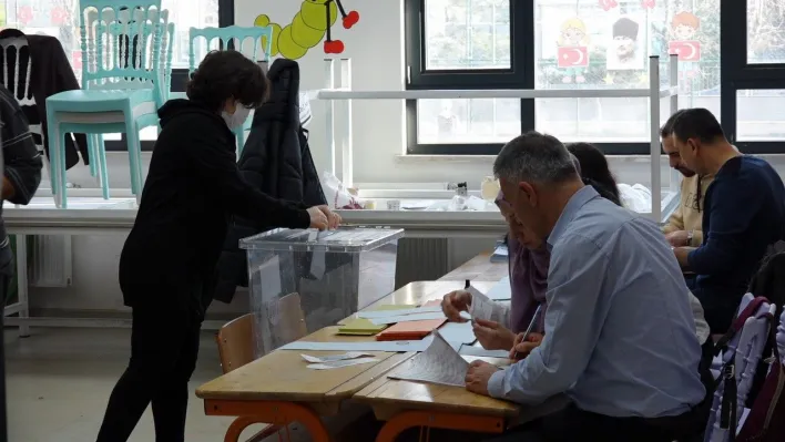Kırklareli'nde oy kullanma işlemi başladı