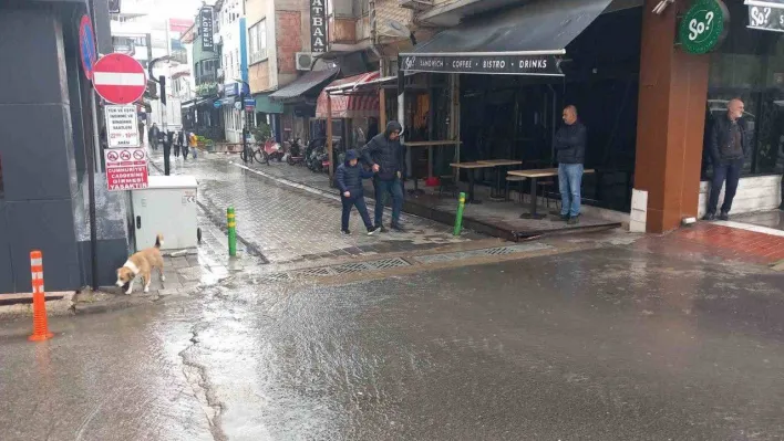 Kırklareli'nde sağanak ve dolu etkili  oldu