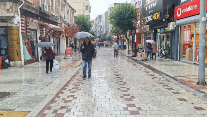 Kırklareli'nde sağanak yağış etkili oluyor