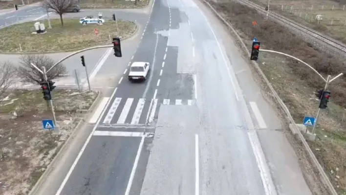 Kırmızı ışık kuralına uymayan sürücüler cezadan kaçamadı