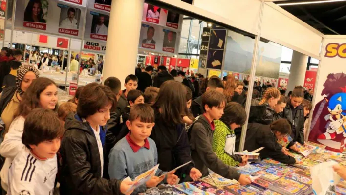 Kitap fuarında çocukların çizgi roman sevgisi