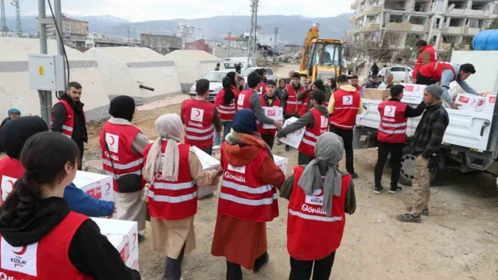 Kızılay hijyen malzemesi dağıtımlarını aralıksız sürdürüyor