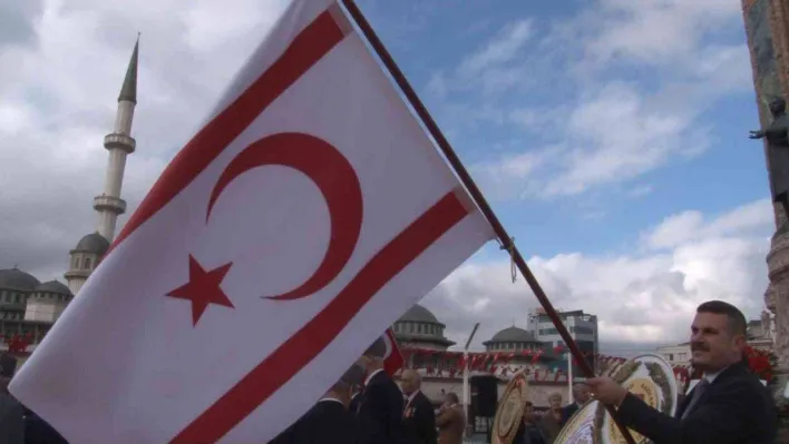 KKTC'nin 39. kuruluş yıl dönümü Taksim Meydanı'nda kutlandı