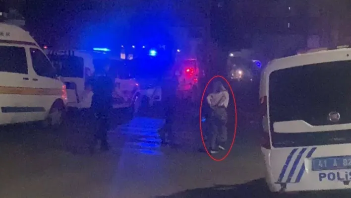 Kocaeli'de 2 şüpheliden biri silahla polisi yaraladı, diğeri ise kaçmaya çalıştı: 2 gözaltı