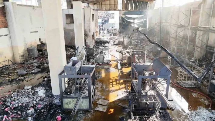 Kocaeli'de 6 kişiye mezar olan parfüm dolum tesisinin içi görüntülendi