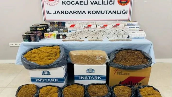 Kocaeli'de kaçak 13 bin 440 dolu makaron ile 467 elektronik sigara ele geçirildi